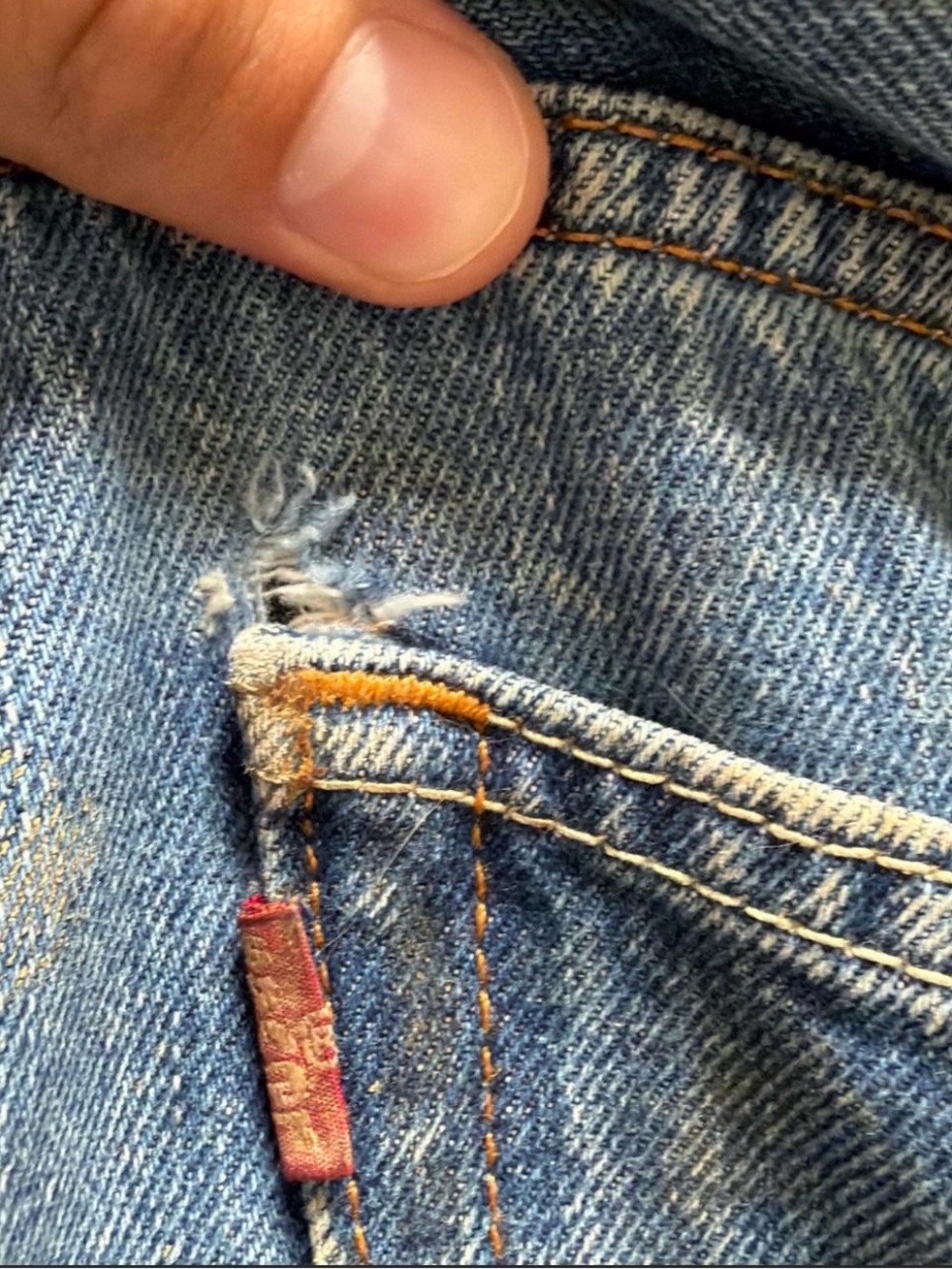Vintage 2000s Thrashed Levi’s 559 Straight Leg Denim - Picture 5 of 5